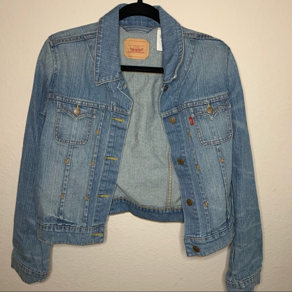 Levi's Jackets & Blazers - Levi’s Light Wash Jean Jacket